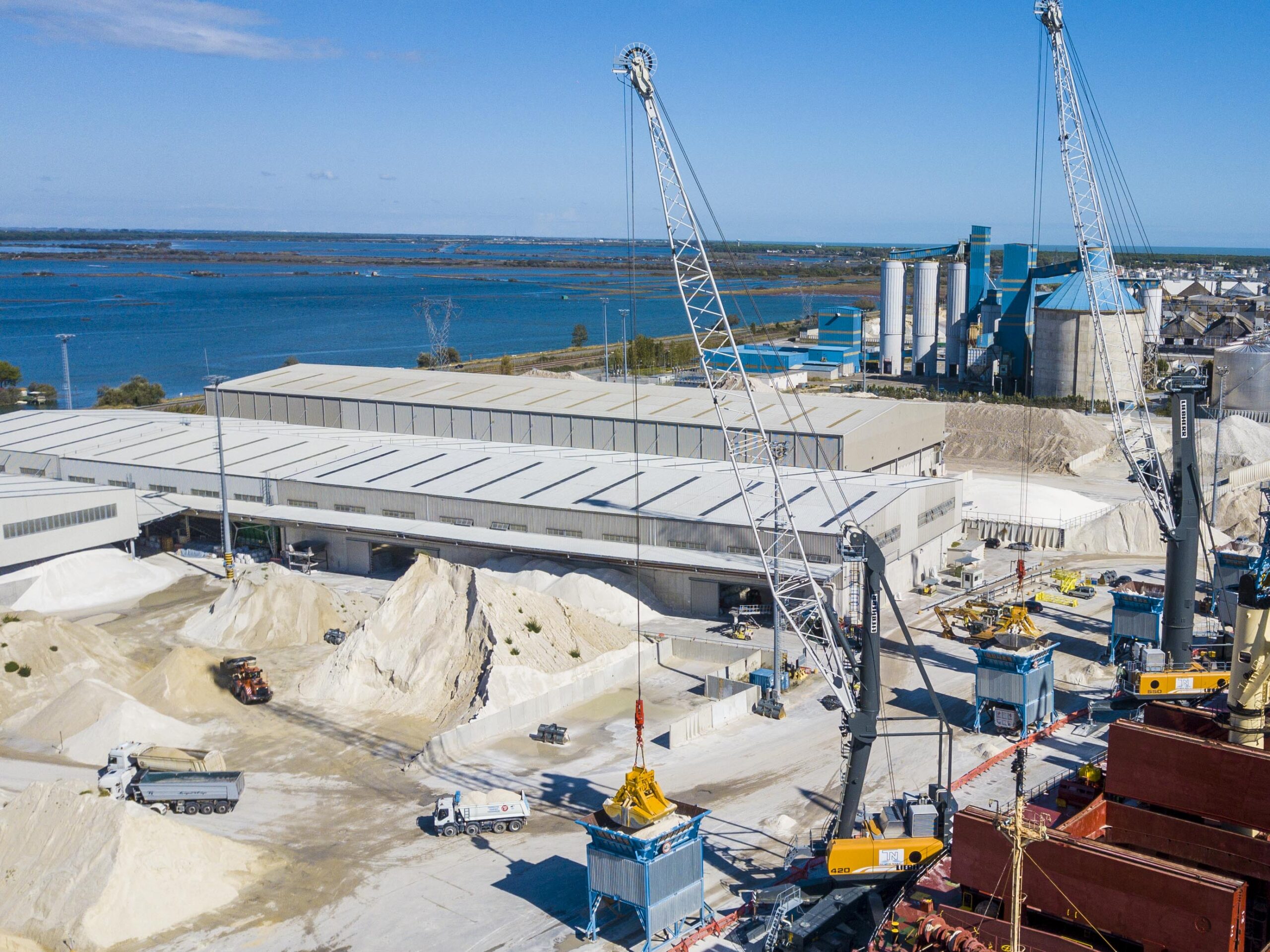 Una nuova gru Liebherr per il Terminal Nord di Ravenna
