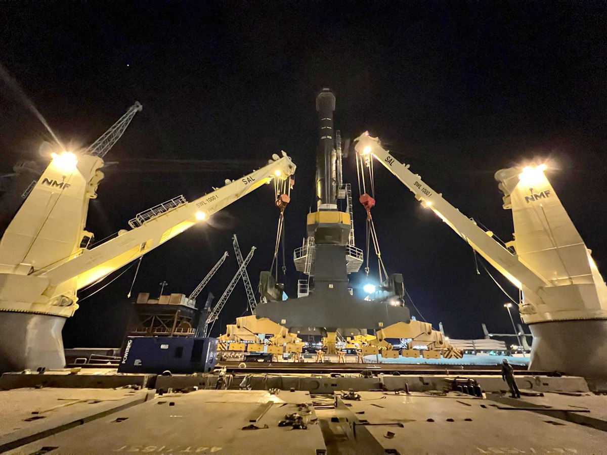 Delivered two new Liebherr cranes at the Port of Taranto
